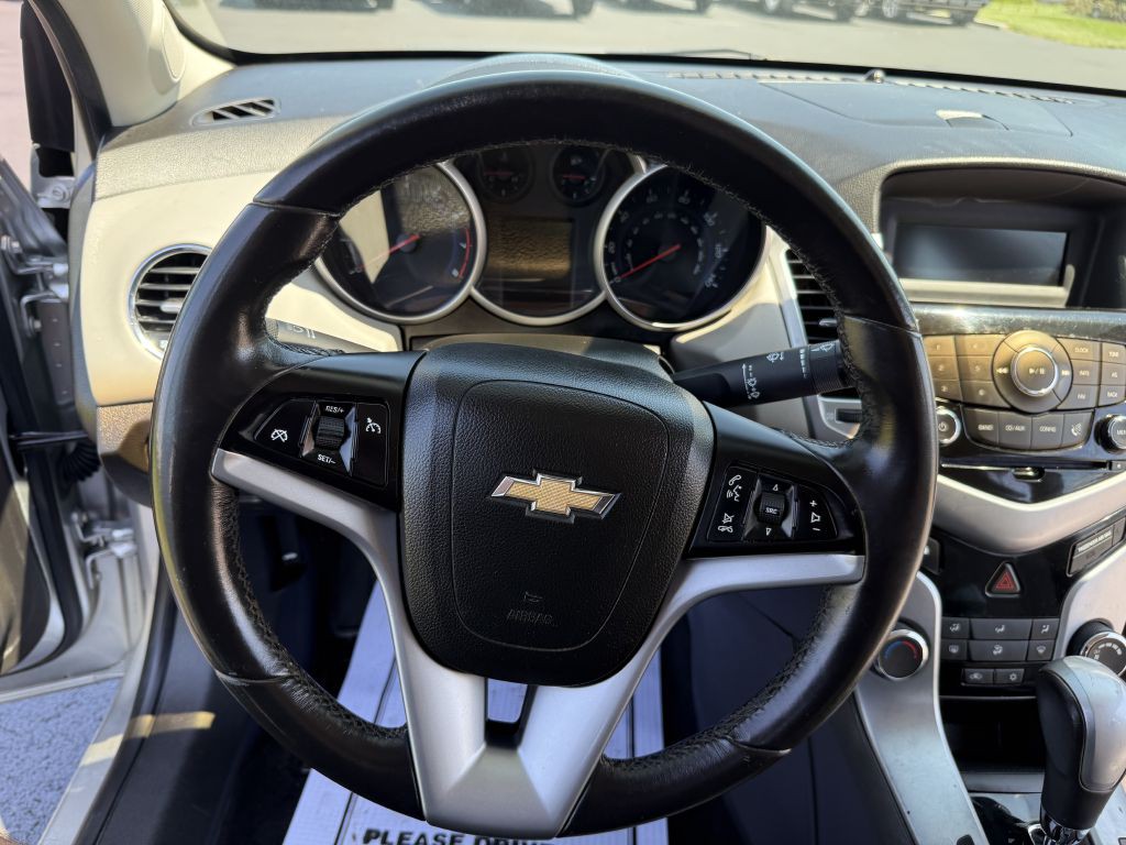 2011 Chevrolet Cruze Image 10