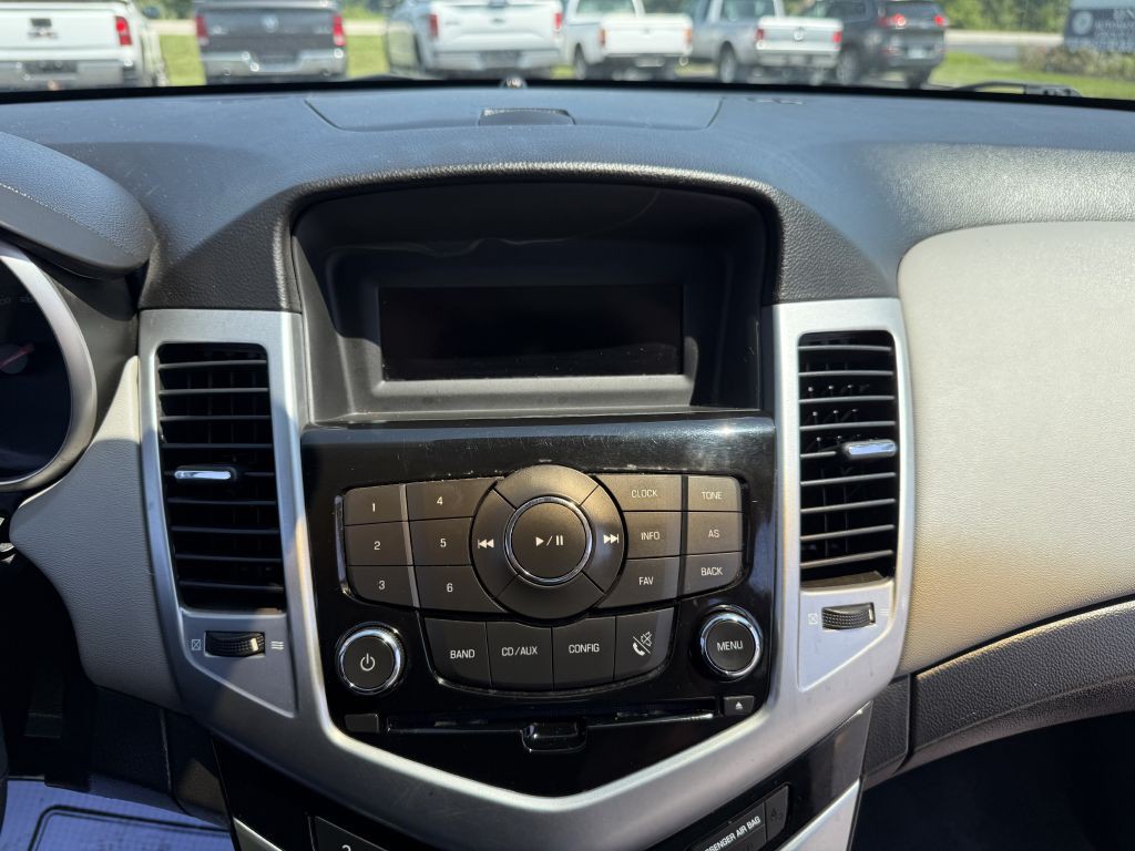 2011 Chevrolet Cruze Image 11