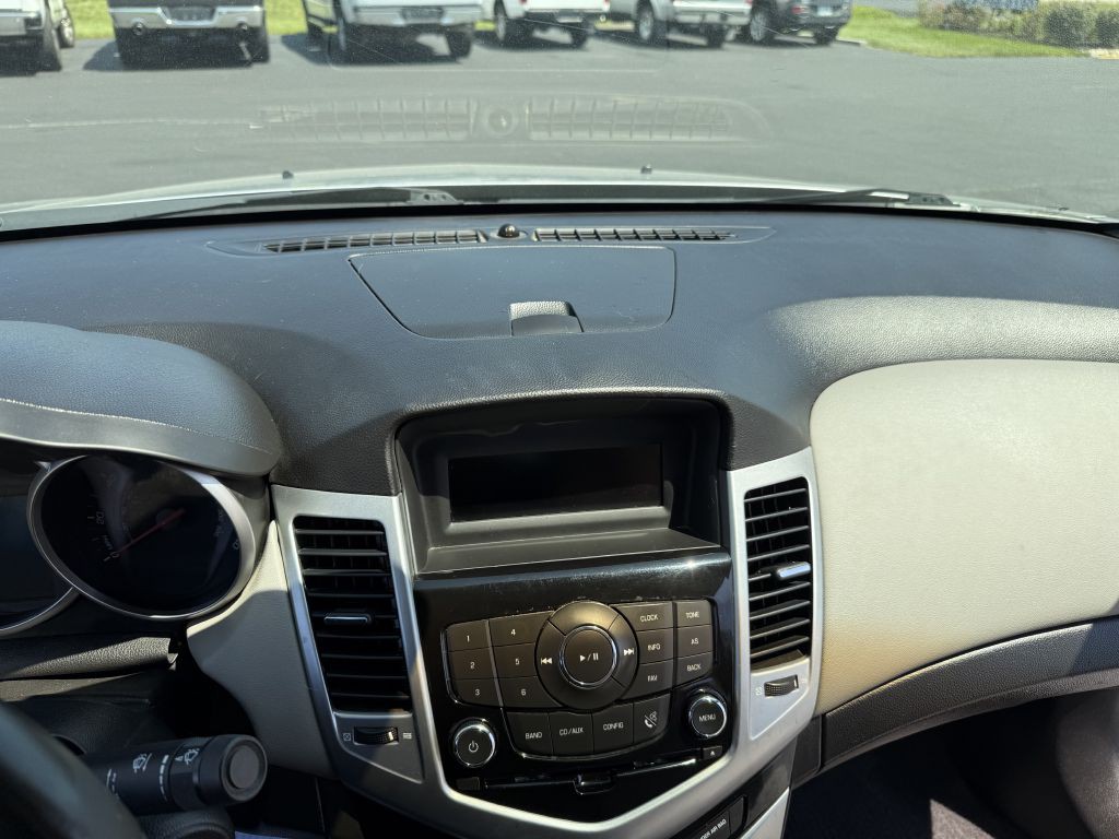 2011 Chevrolet Cruze Image 13