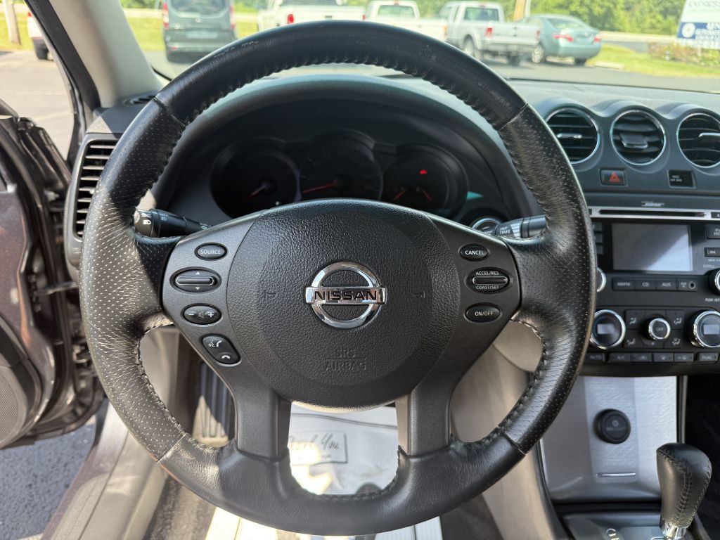 2011 Nissan Altima Image 9