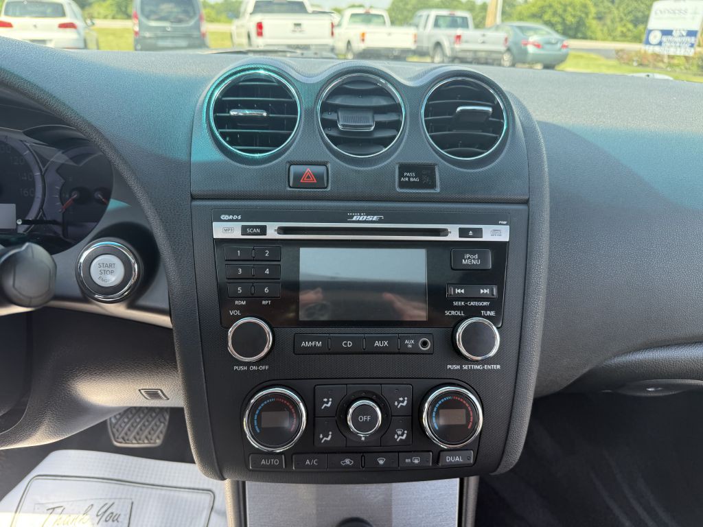 2011 Nissan Altima Image 10