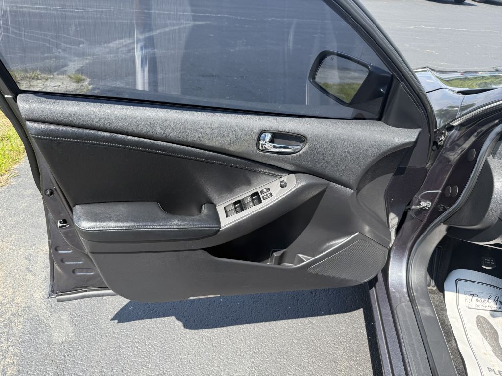 2011 Nissan Altima Image 14