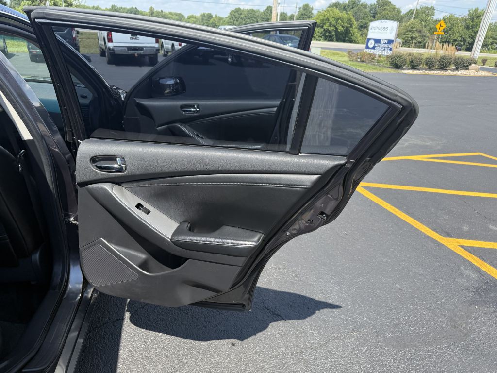 2011 Nissan Altima Image 16