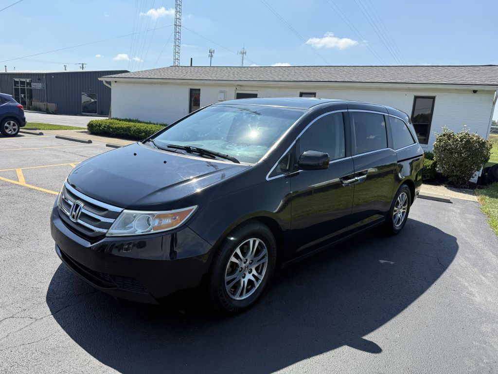 2011 Honda Odyssey Image 2