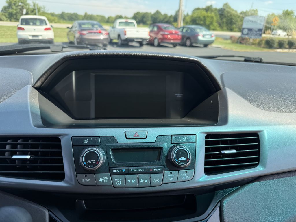 2011 Honda Odyssey Image 12
