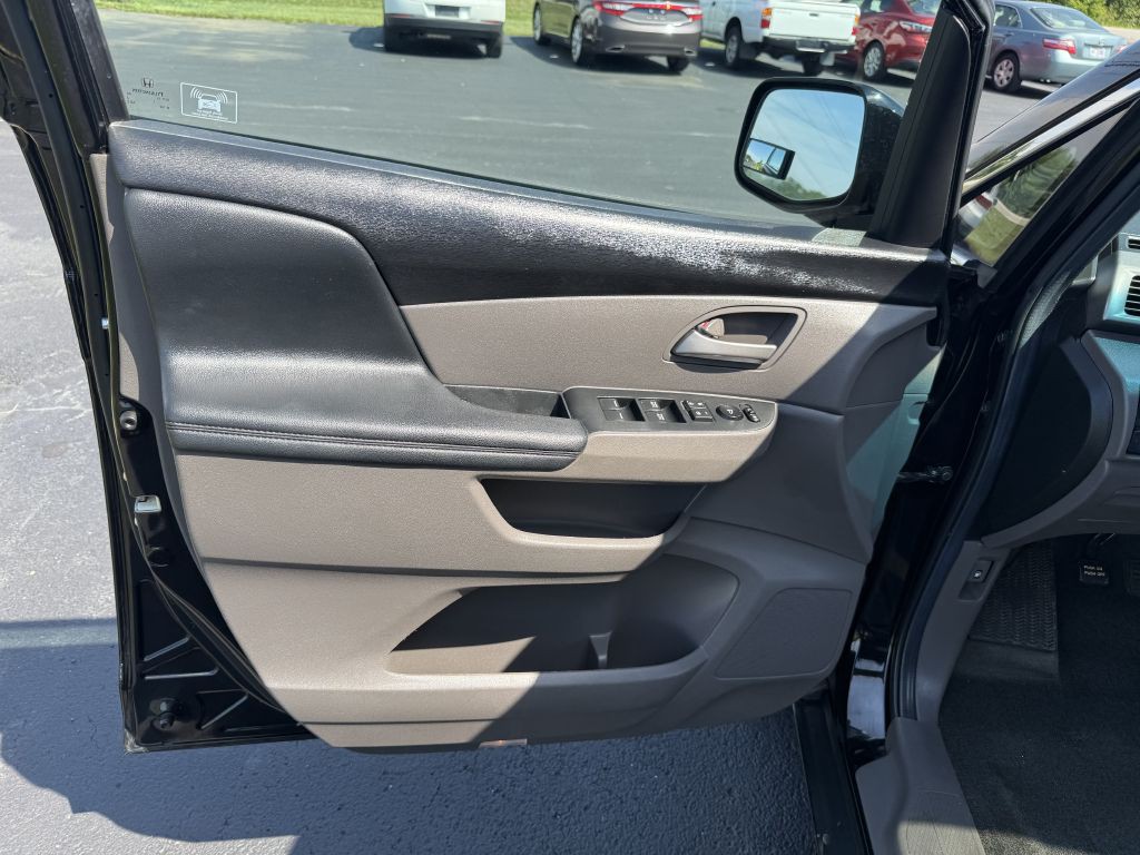 2011 Honda Odyssey Image 17
