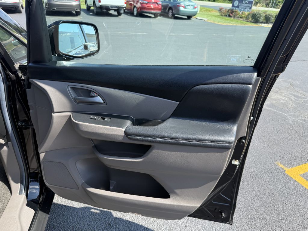 2011 Honda Odyssey Image 18