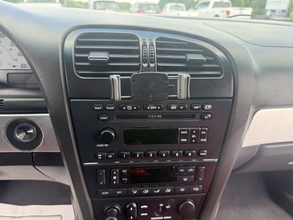 2002 Ford Thunderbird Image 8
