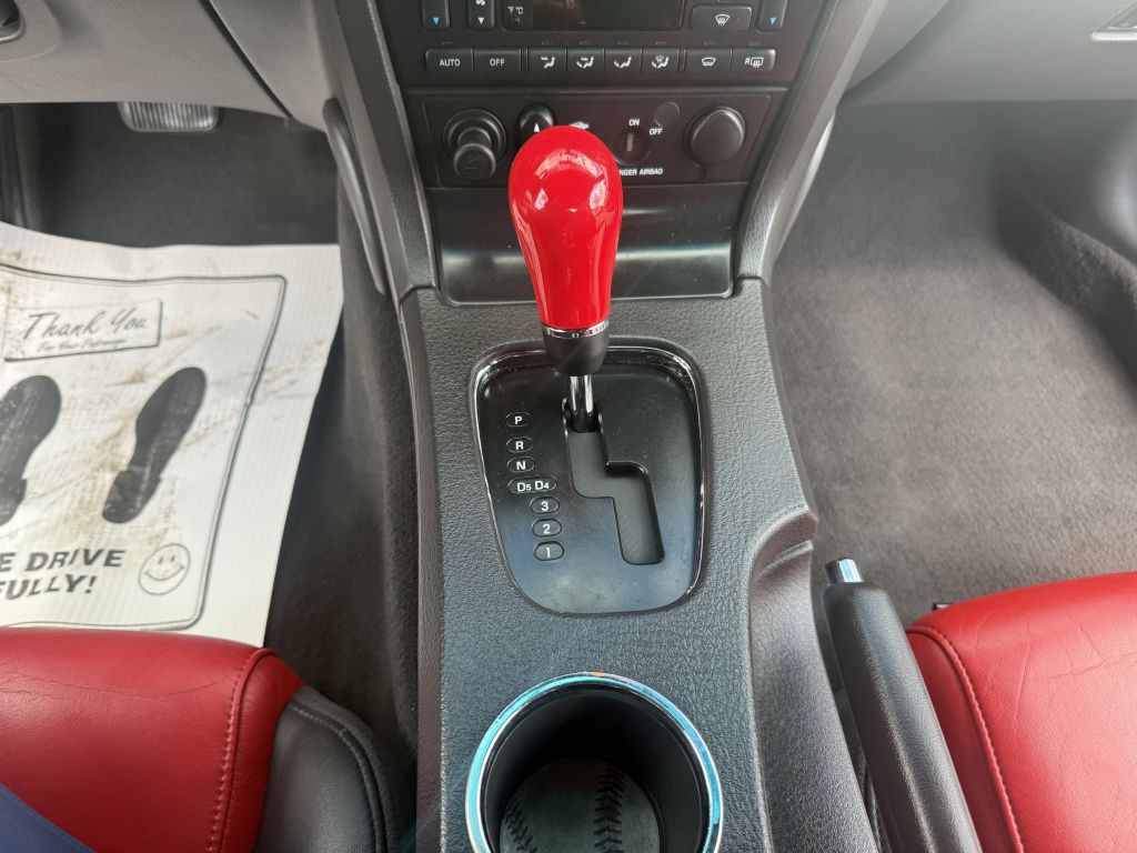2002 Ford Thunderbird Image 9
