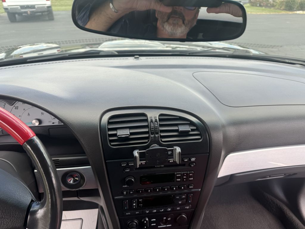 2002 Ford Thunderbird Image 10