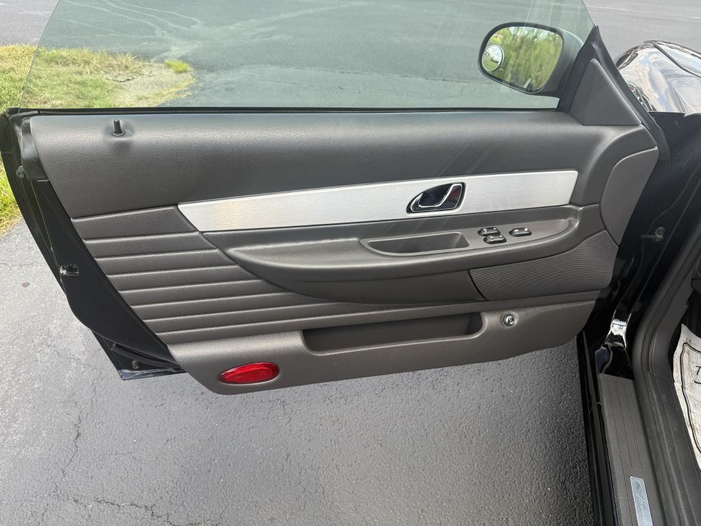 2002 Ford Thunderbird Image 11