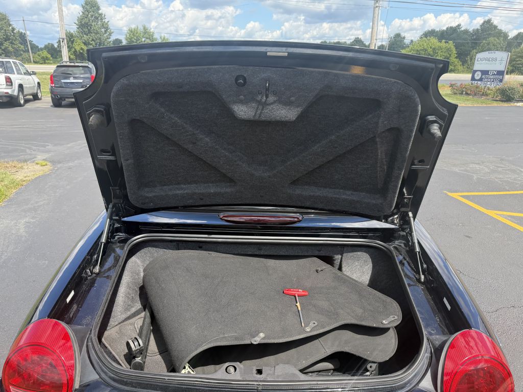 2002 Ford Thunderbird Image 14