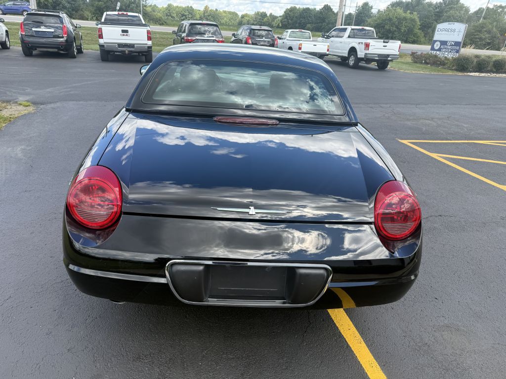 2002 Ford Thunderbird Image 17