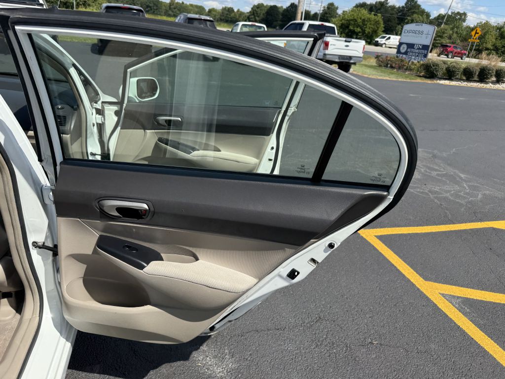 2011 Honda Civic Image 16