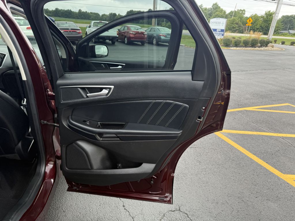 2018 Ford Edge Image 17