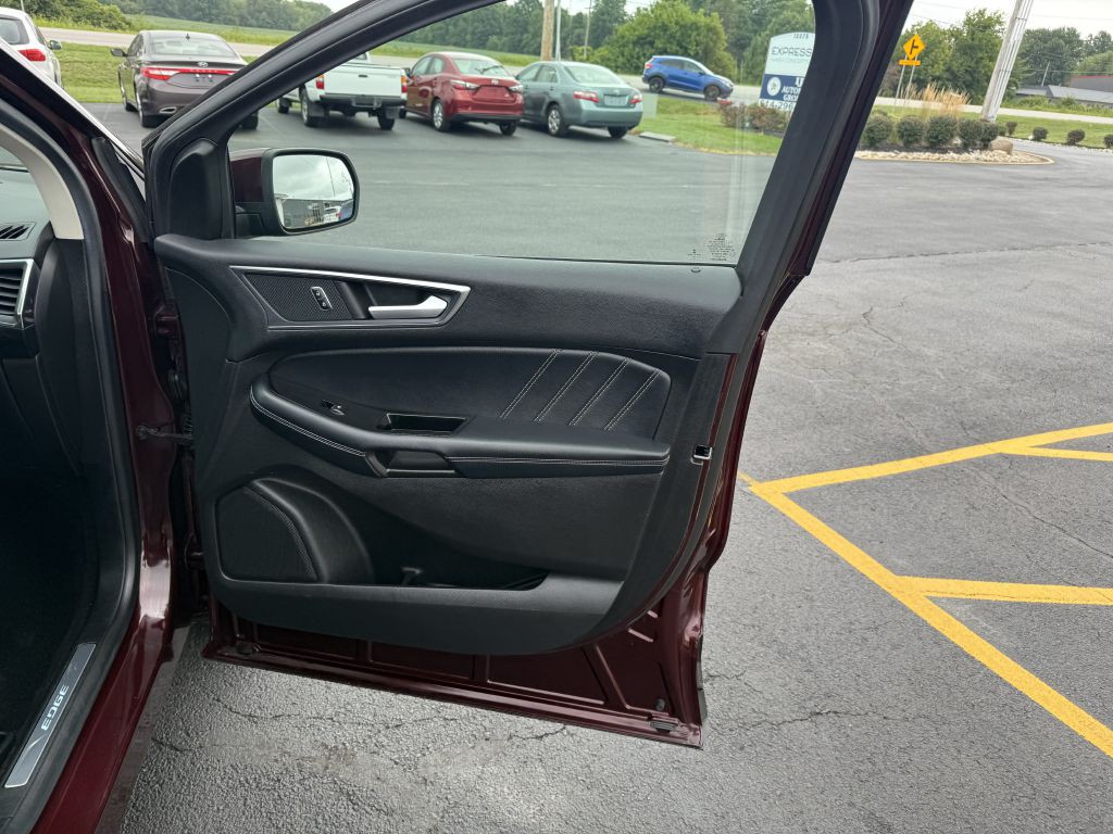2018 Ford Edge Image 18