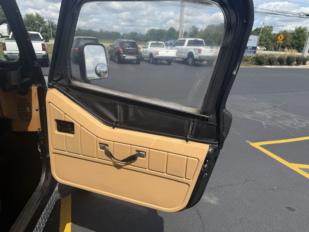 1995 Jeep Wrangler Image 10