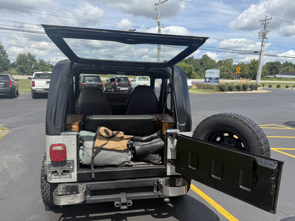 1995 Jeep Wrangler Image 11