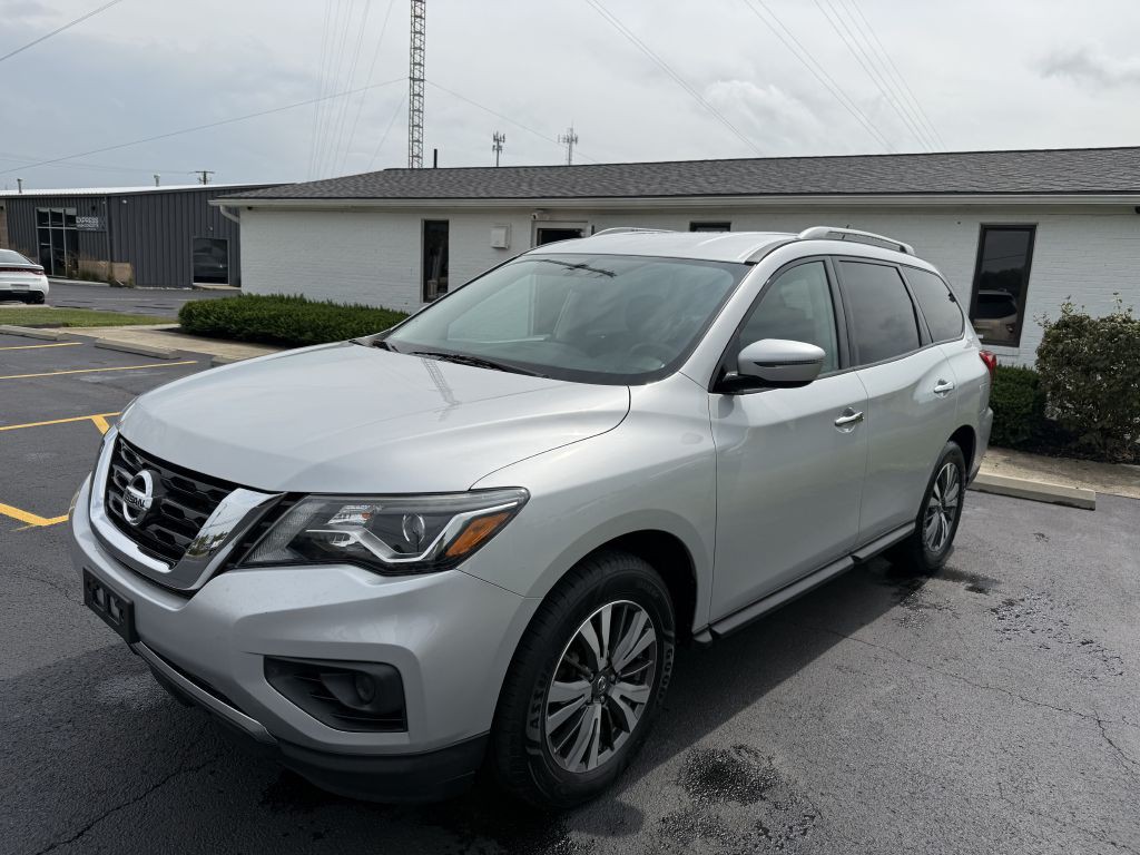 2018 Nissan Pathfinder Image 2
