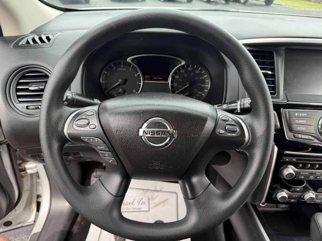 2018 Nissan Pathfinder Image 11
