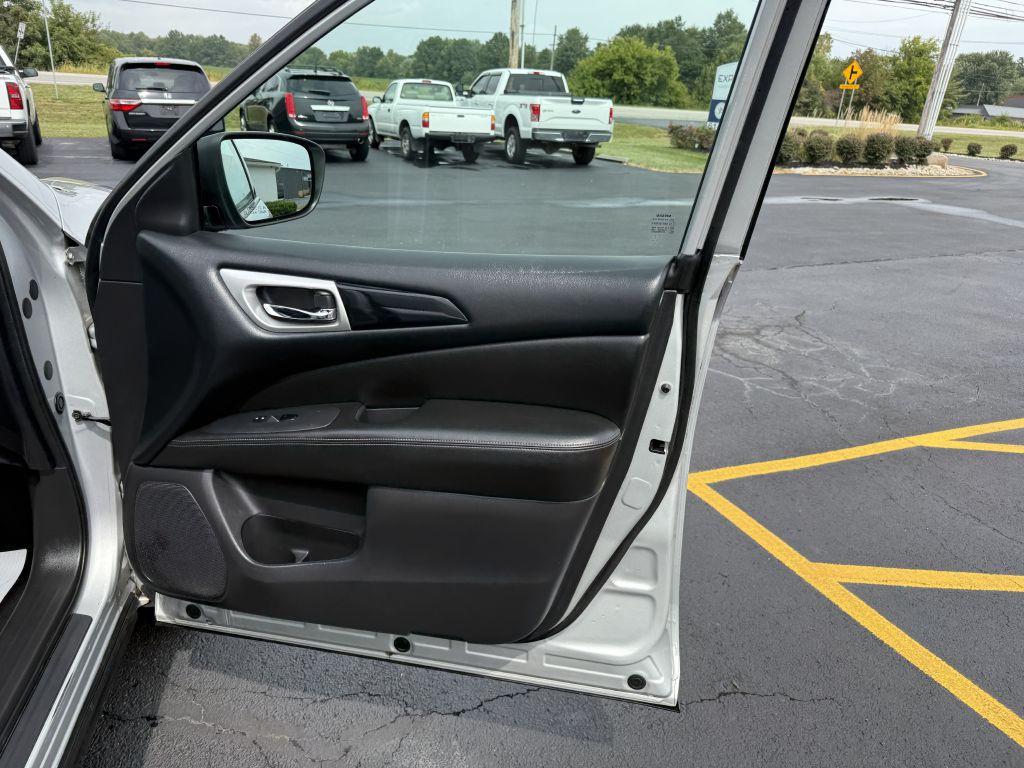 2018 Nissan Pathfinder Image 18