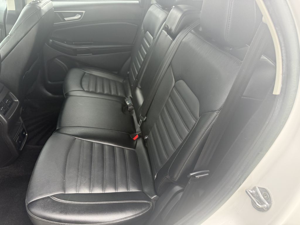 2015 Ford Edge Image 7