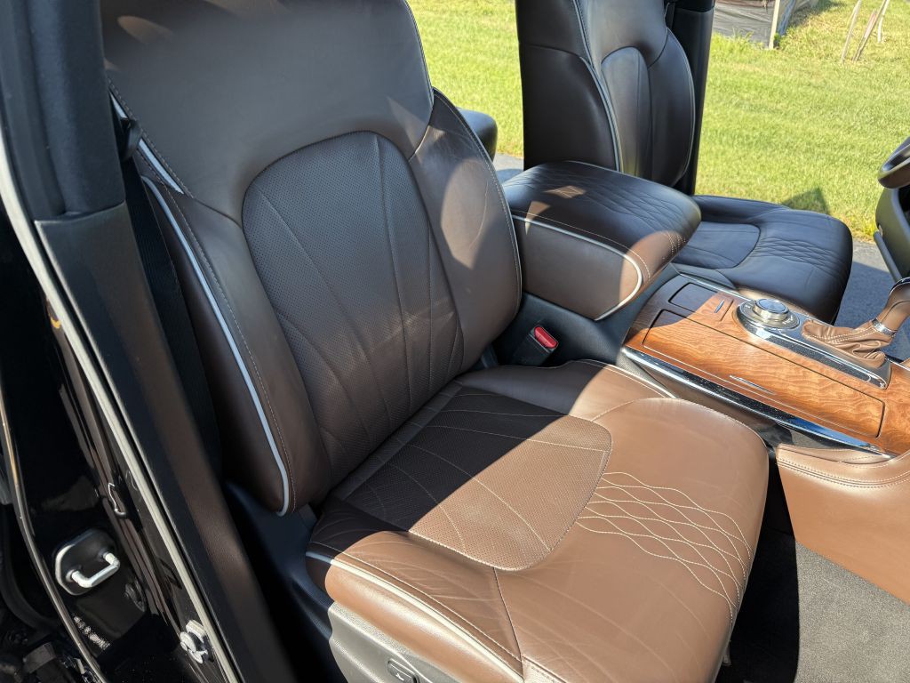 2015 INFINITI QX80 Image 9