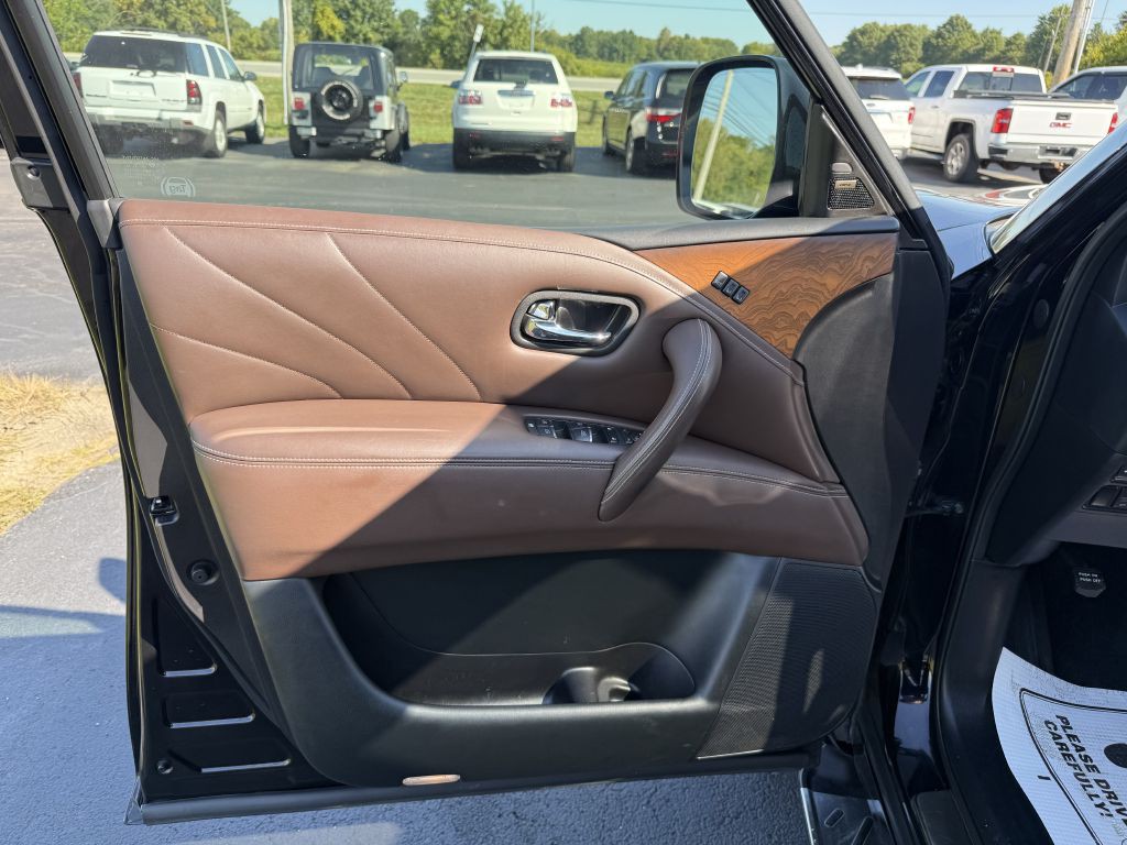 2015 INFINITI QX80 Image 14