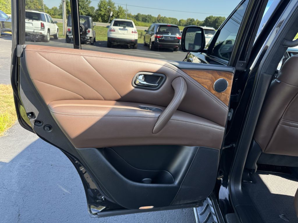 2015 INFINITI QX80 Image 15