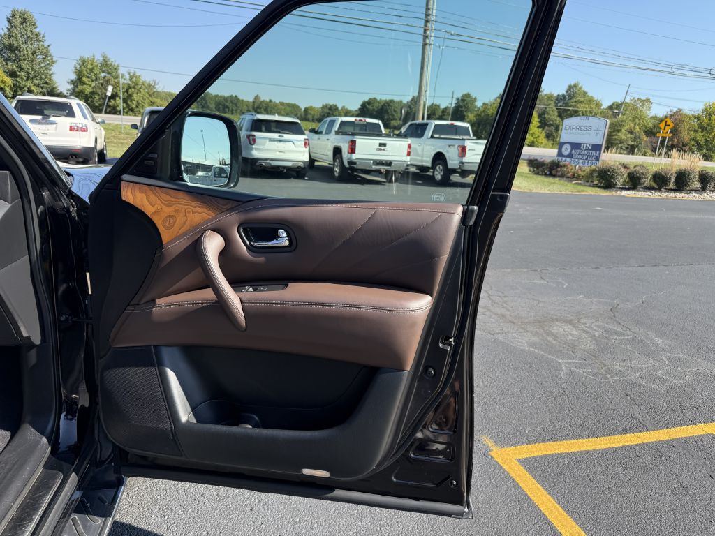 2015 INFINITI QX80 Image 17