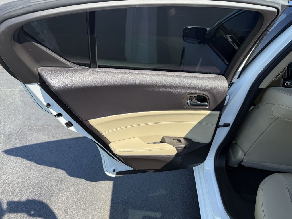 2016 Acura ILX Image 16