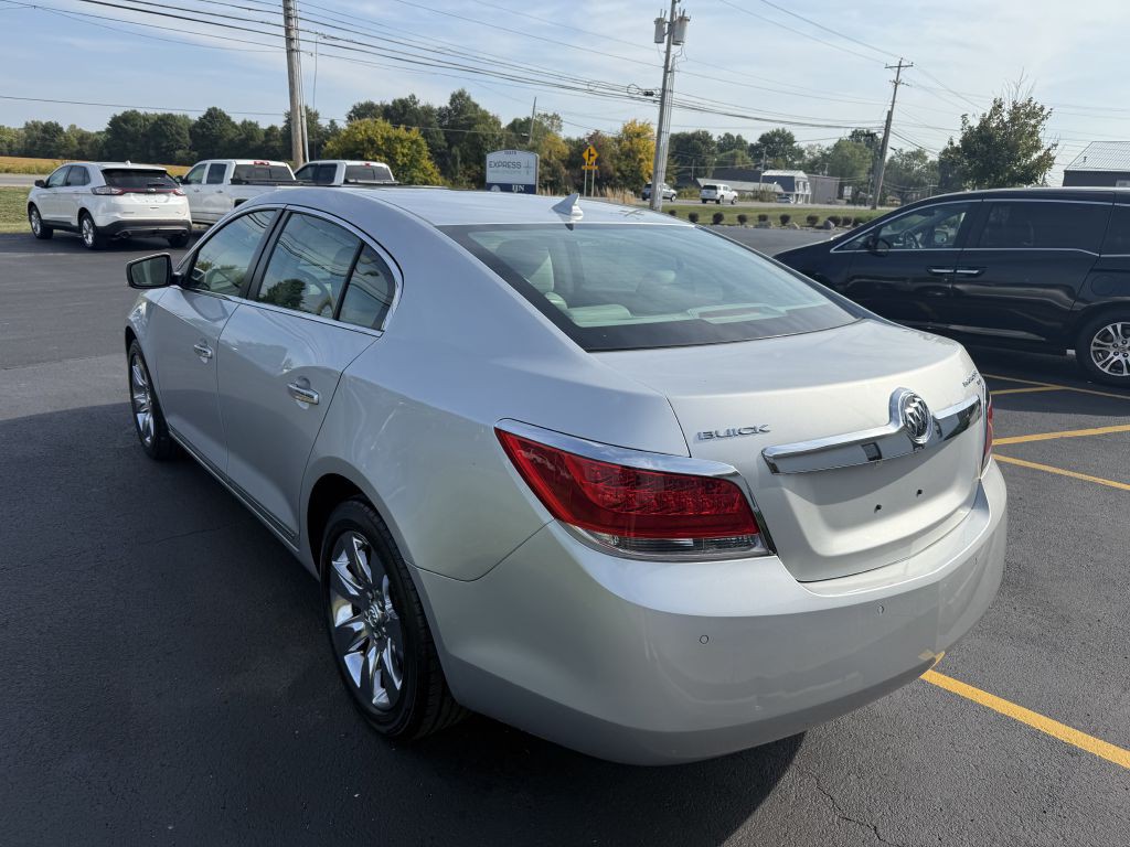 2011 Buick Lacrosse Image 3