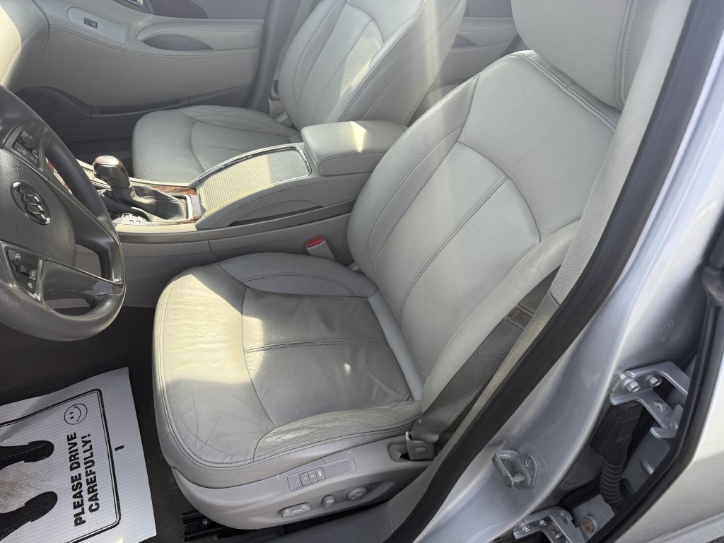 2011 Buick Lacrosse Image 6
