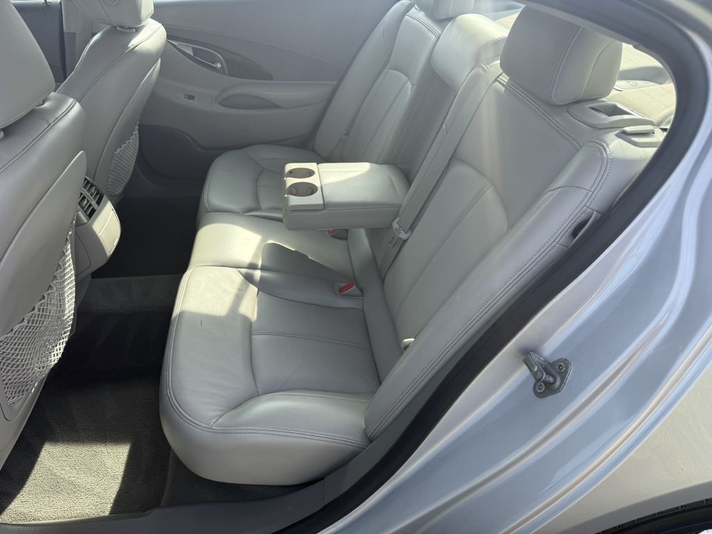 2011 Buick Lacrosse Image 7