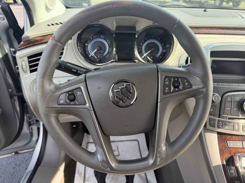 2011 Buick Lacrosse Image 10