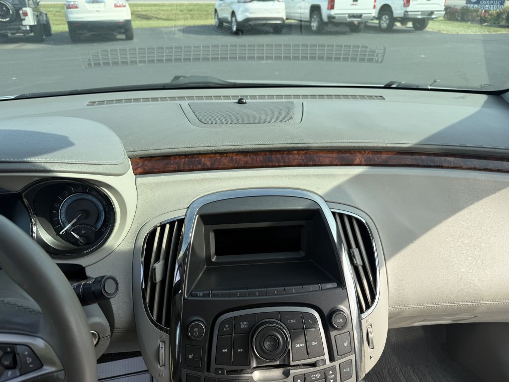 2011 Buick Lacrosse Image 13