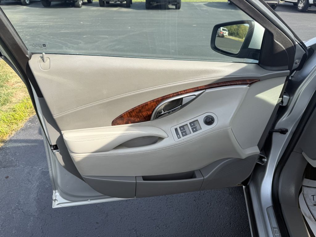2011 Buick Lacrosse Image 15