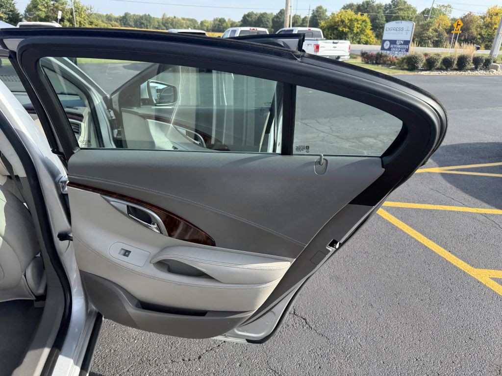 2011 Buick Lacrosse Image 17
