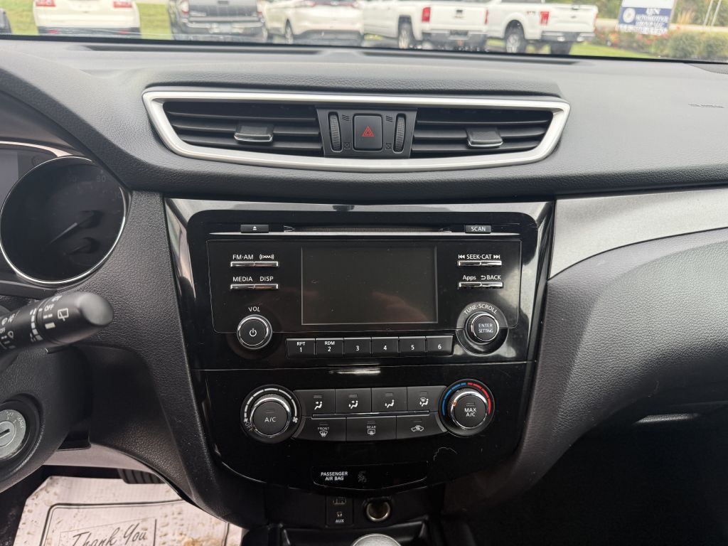 2016 Nissan Rogue Image 10