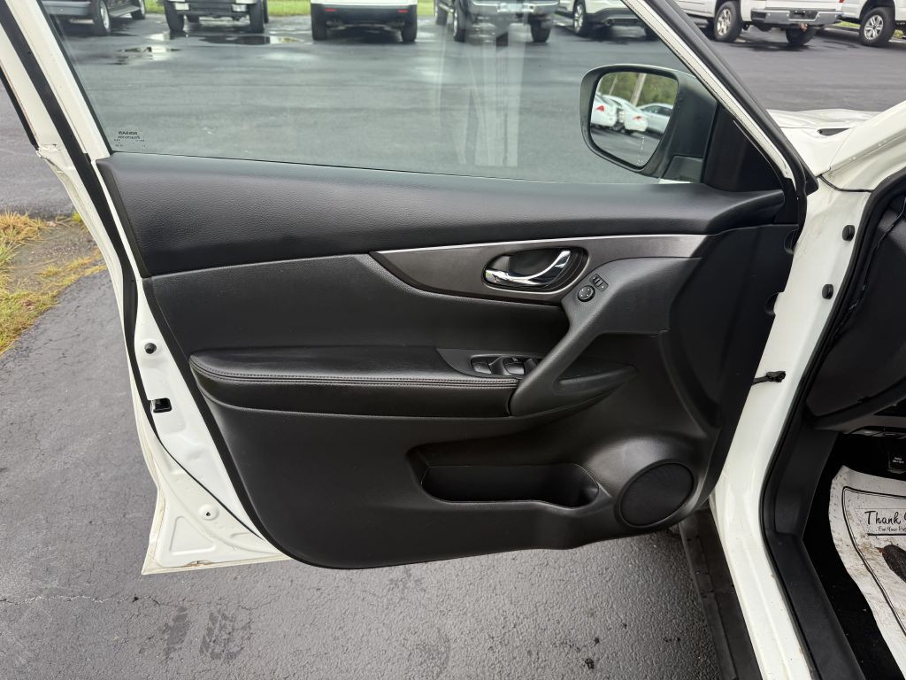 2016 Nissan Rogue Image 13