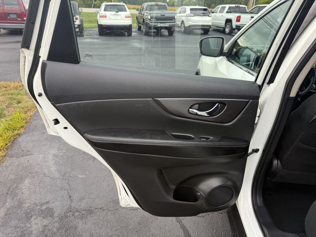 2016 Nissan Rogue Image 14