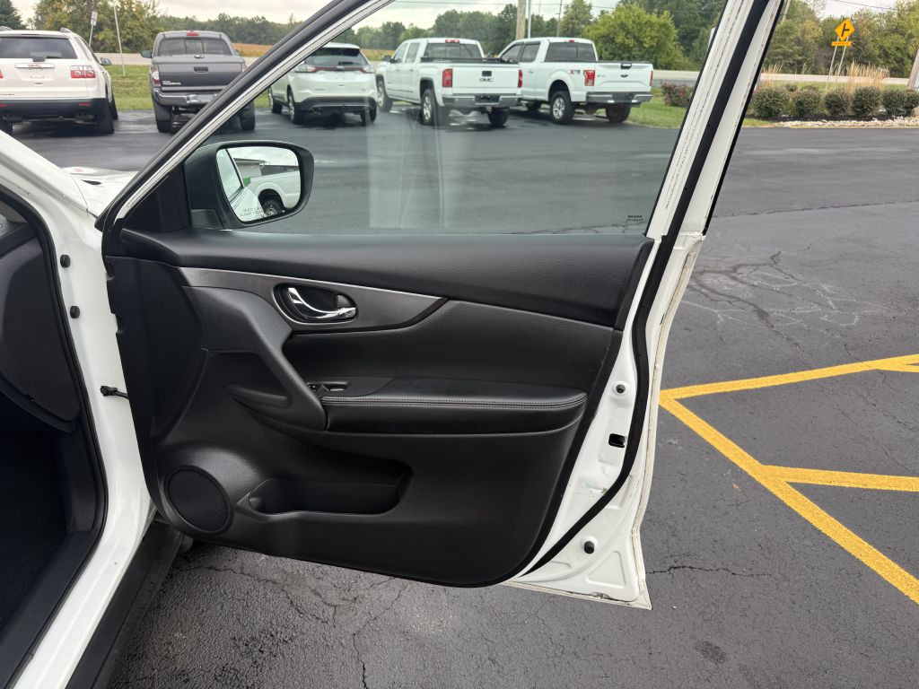 2016 Nissan Rogue Image 15
