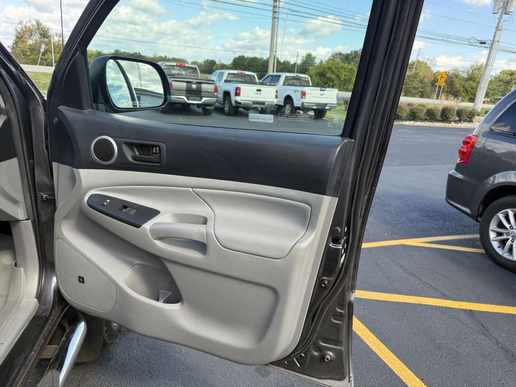 2012 Toyota Tacoma Image 17