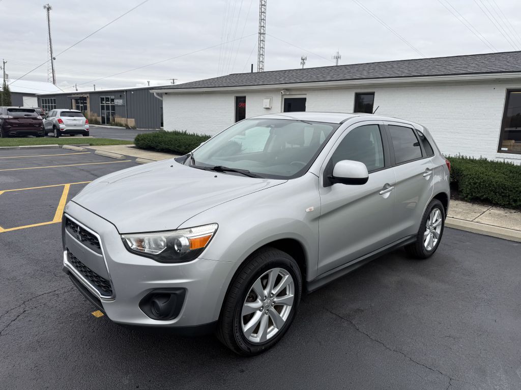 2015 Mitsubishi Outlander Image 2