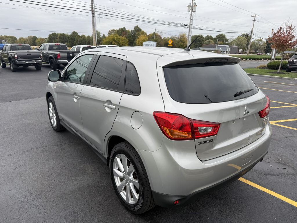 2015 Mitsubishi Outlander Image 3