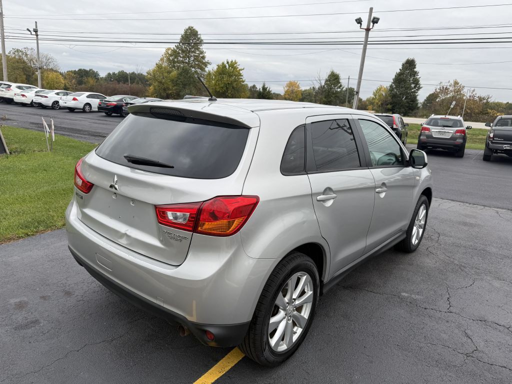 2015 Mitsubishi Outlander Image 4