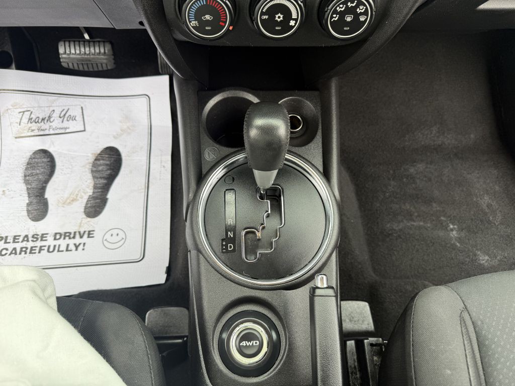 2015 Mitsubishi Outlander Image 12