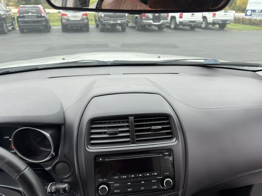 2015 Mitsubishi Outlander Image 13