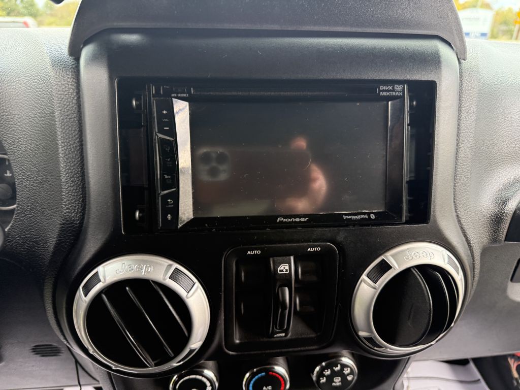 2012 Jeep Wrangler Unlimited Image 10