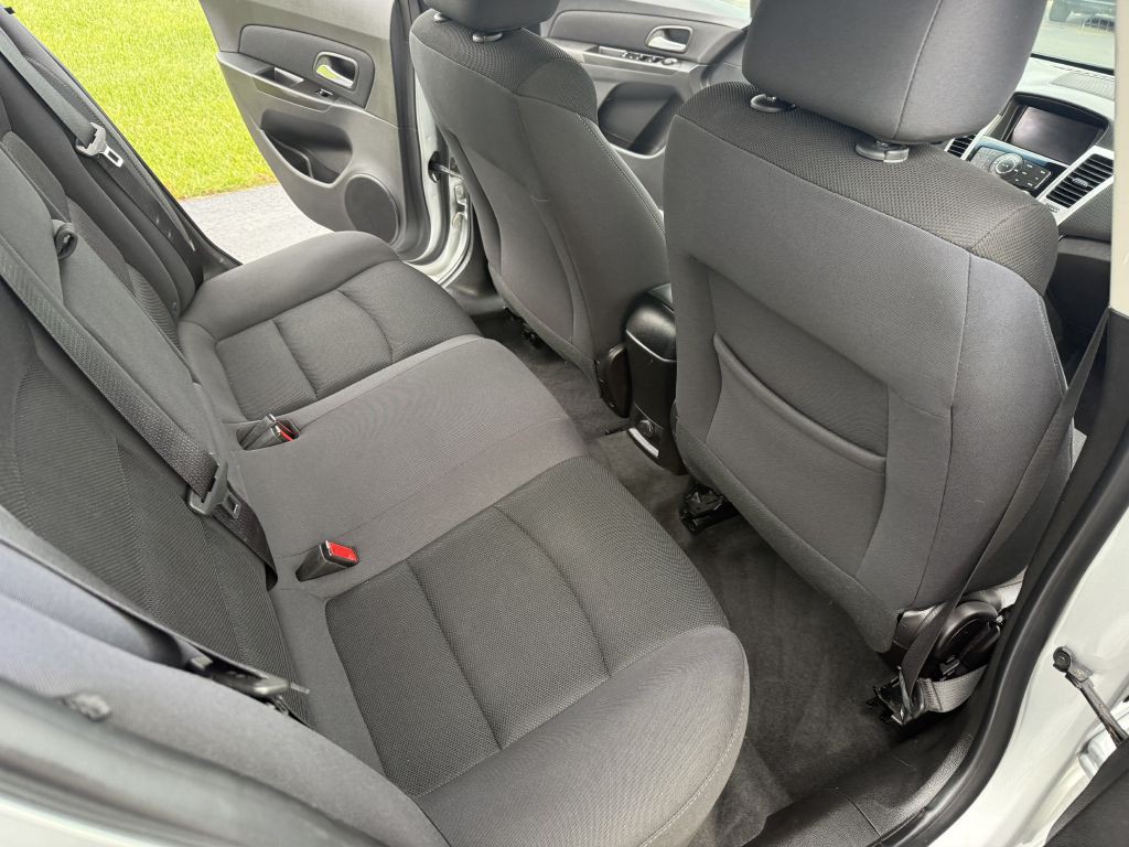 2016 Chevrolet Cruze Image 9